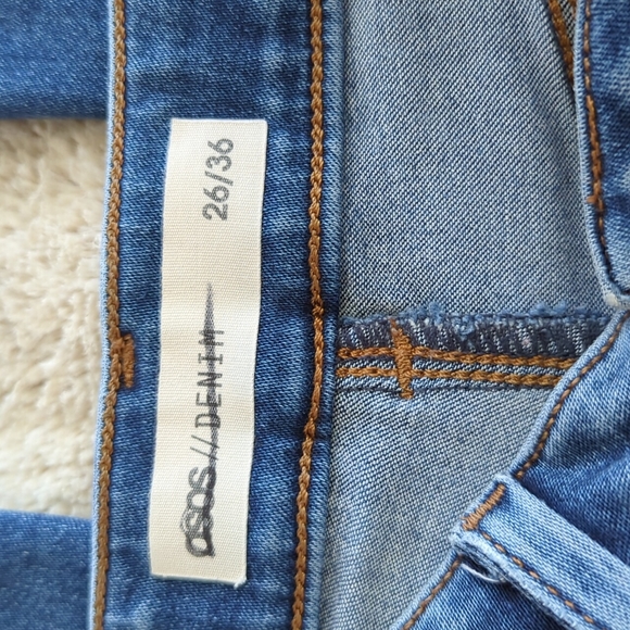 ASOS Distressed High Rise Long Inseam Skinny Blue Jeans Size 26 Inseam 32 Inches - Picture 3 of 6